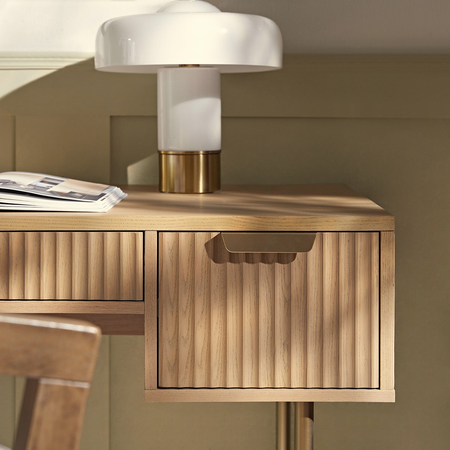 Richmond Ridged Vanity Table, Light Ash