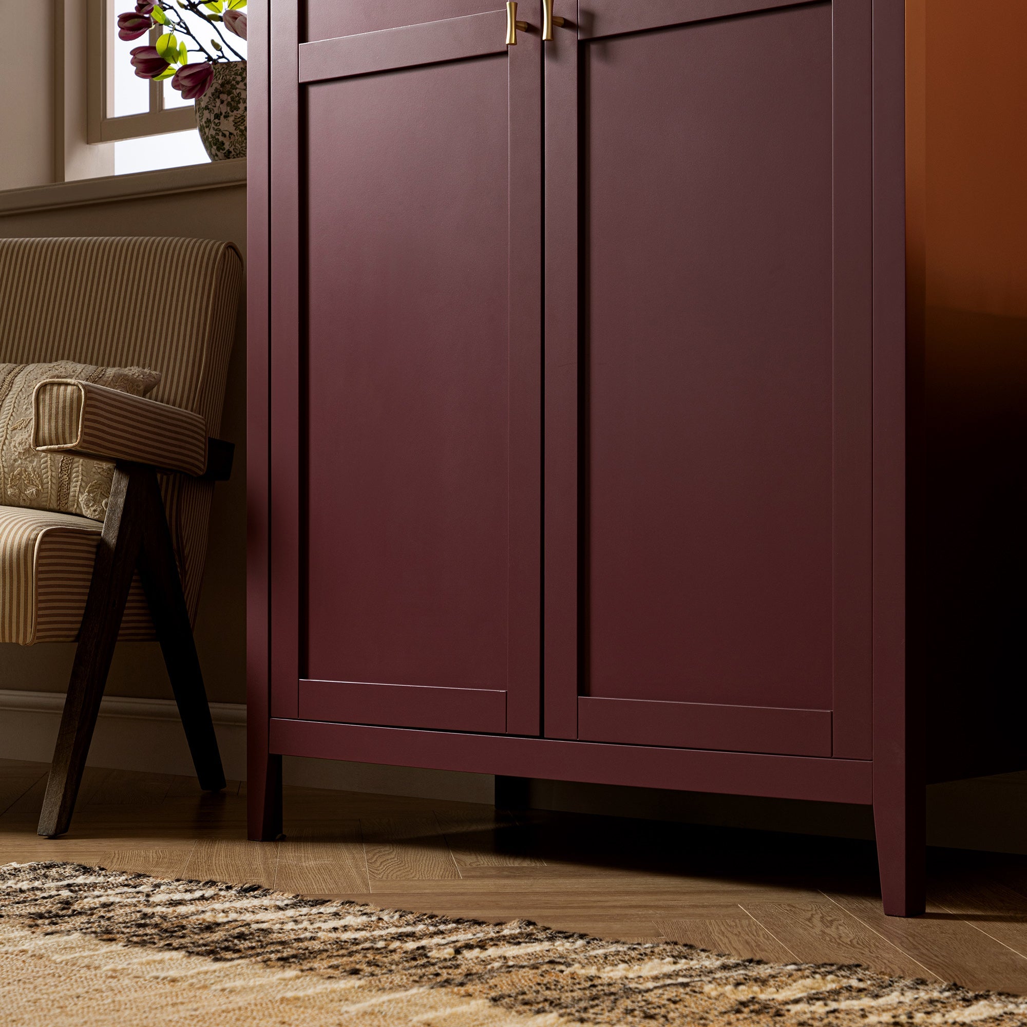 Oakham Double Closet, Wild Cherry
