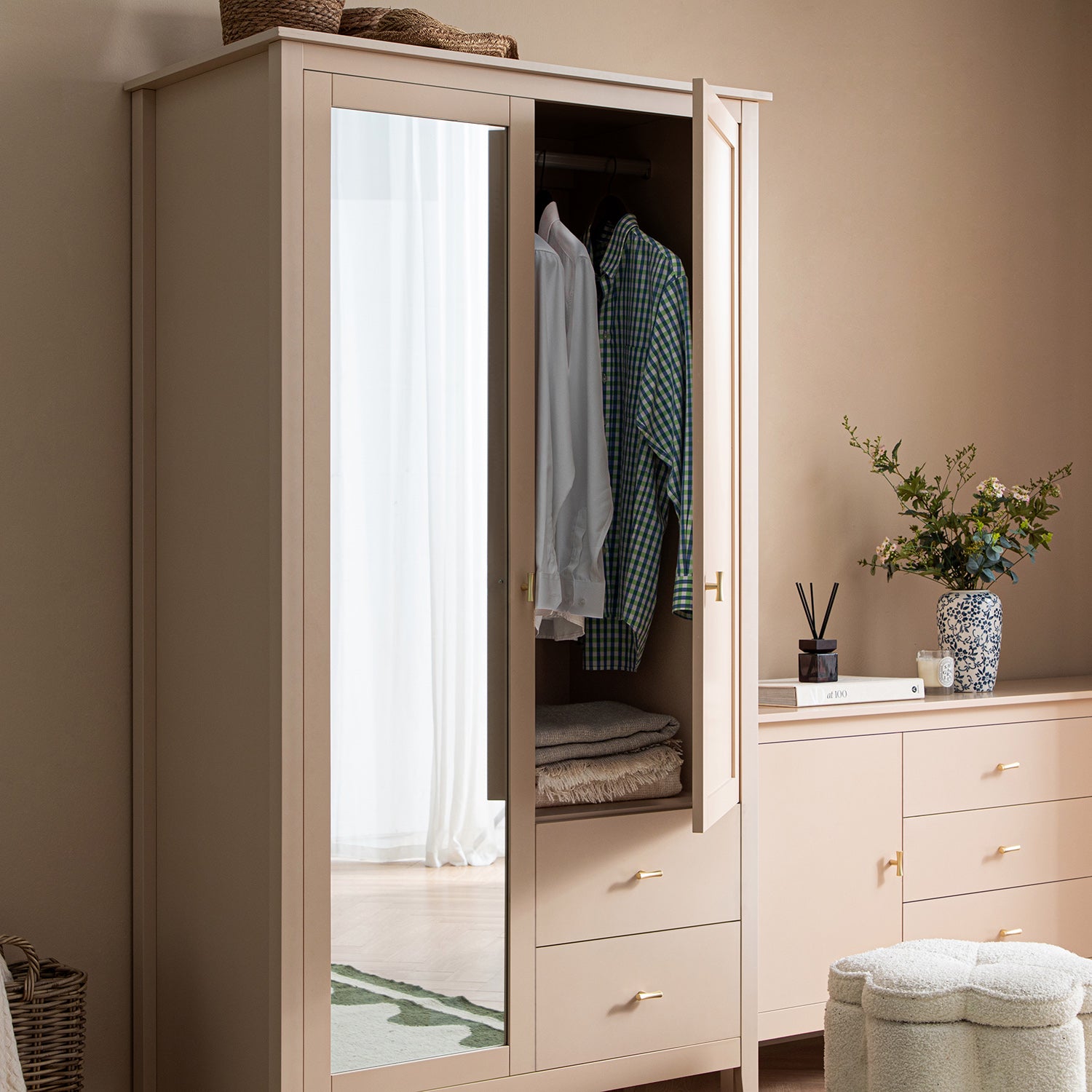 Oakham Mirrored Double Closet, Nude Pink