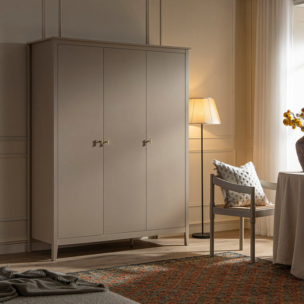 Oakham Triple Closet, Deep Greige
