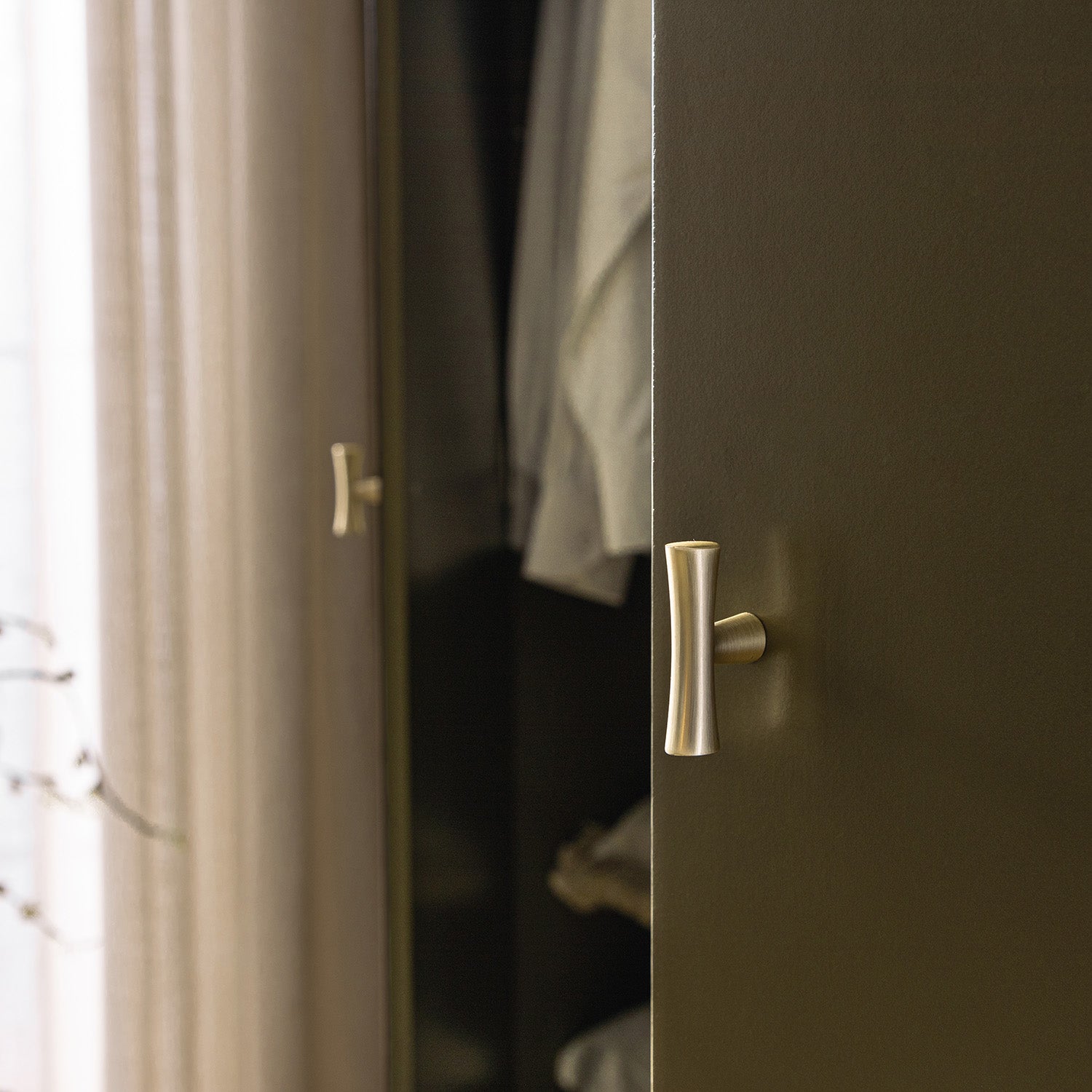 Oakham Triple Closet, Olive Grove