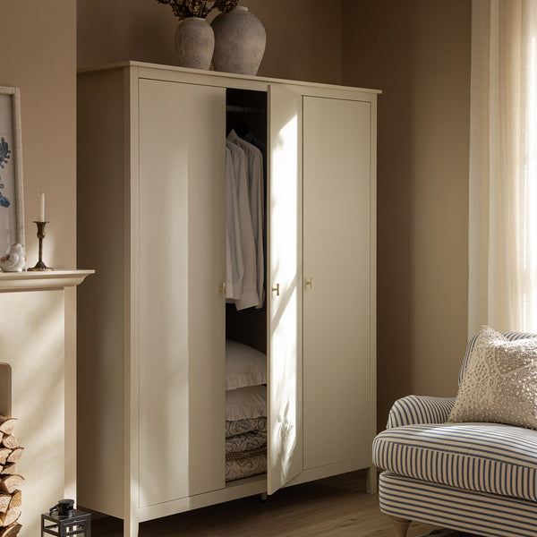 Oakham Triple Closet, Shaded White