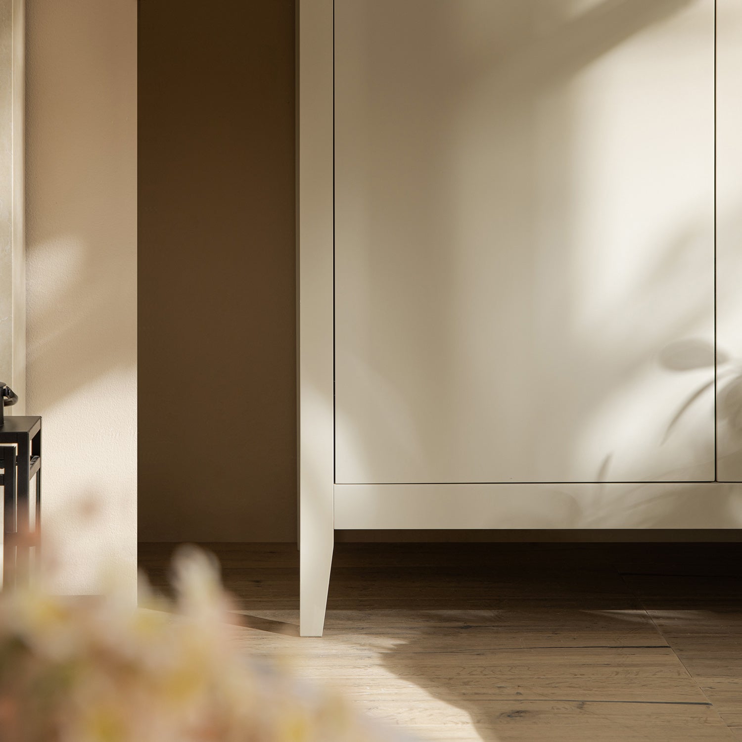 Oakham Triple Closet, Shaded White