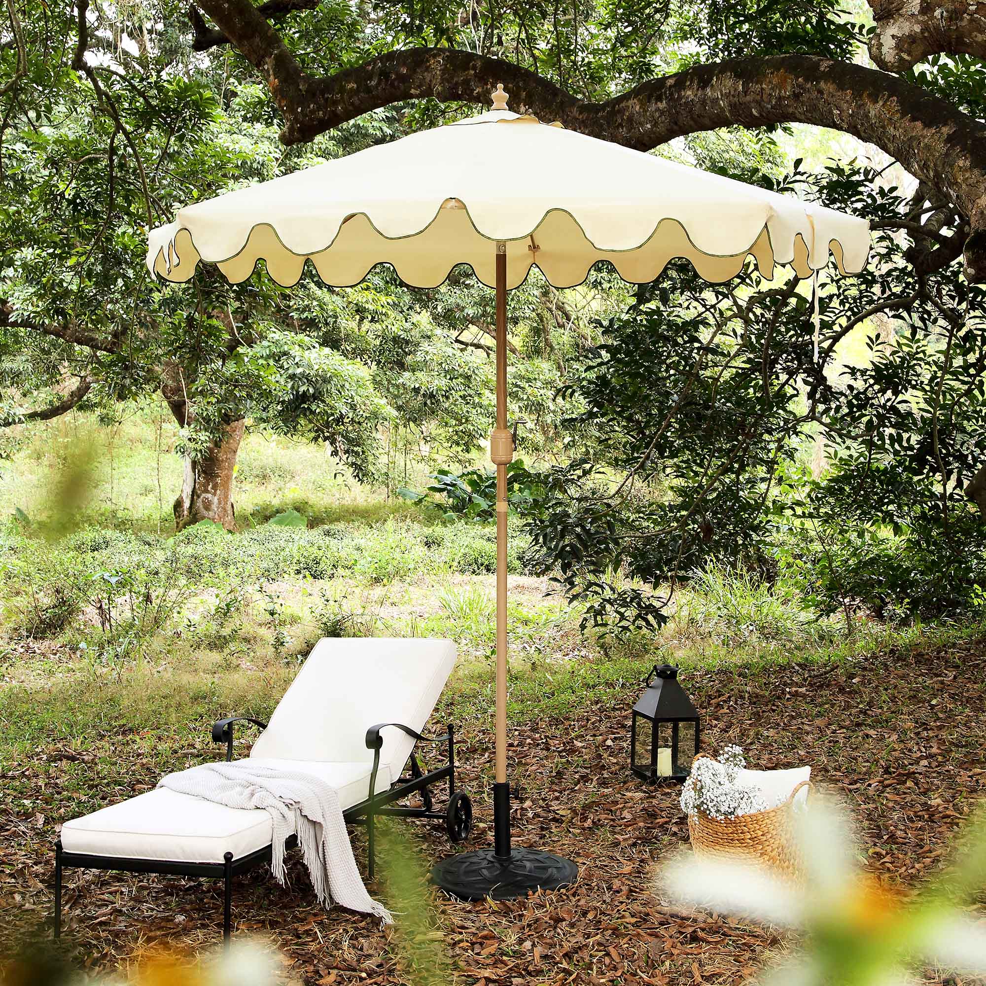 parasol tent Beige 2.6M Octagonal Crank and Tilt Parasol with Grass Green Scalloped Edge