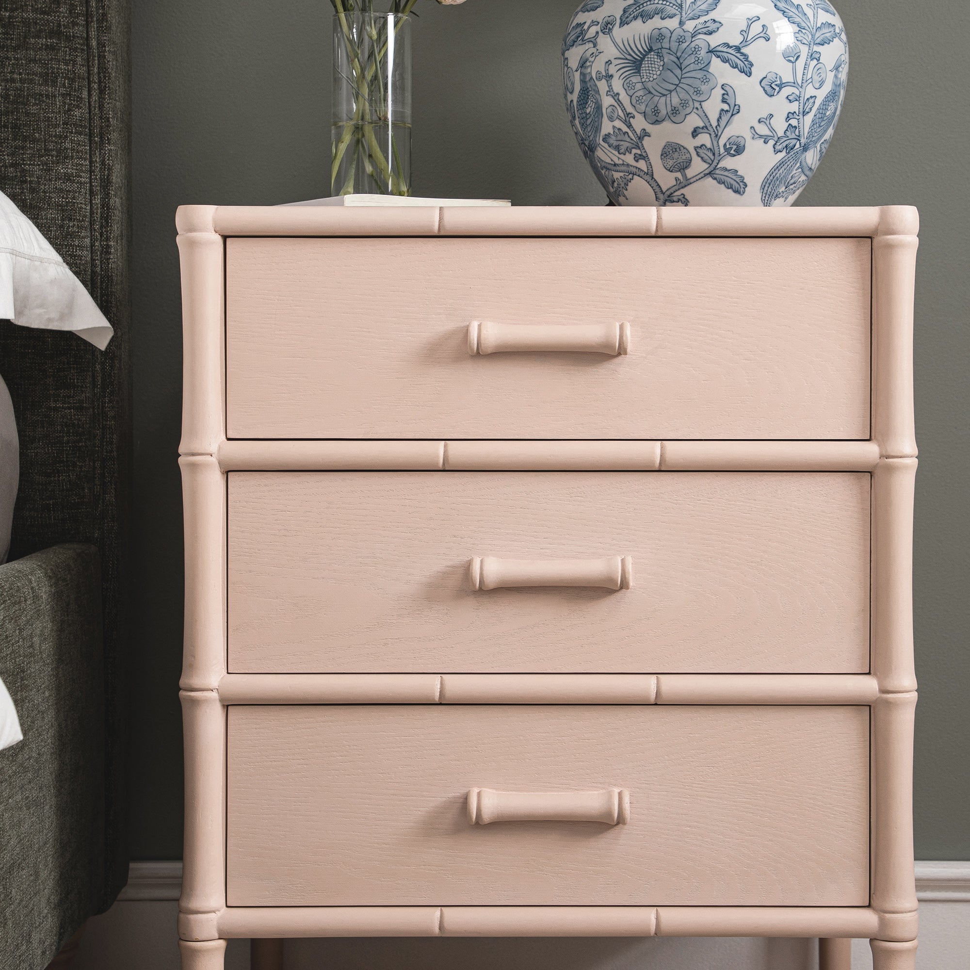 Elstowe Faux Bamboo 3-Drawer Nightstand, Nude Pink