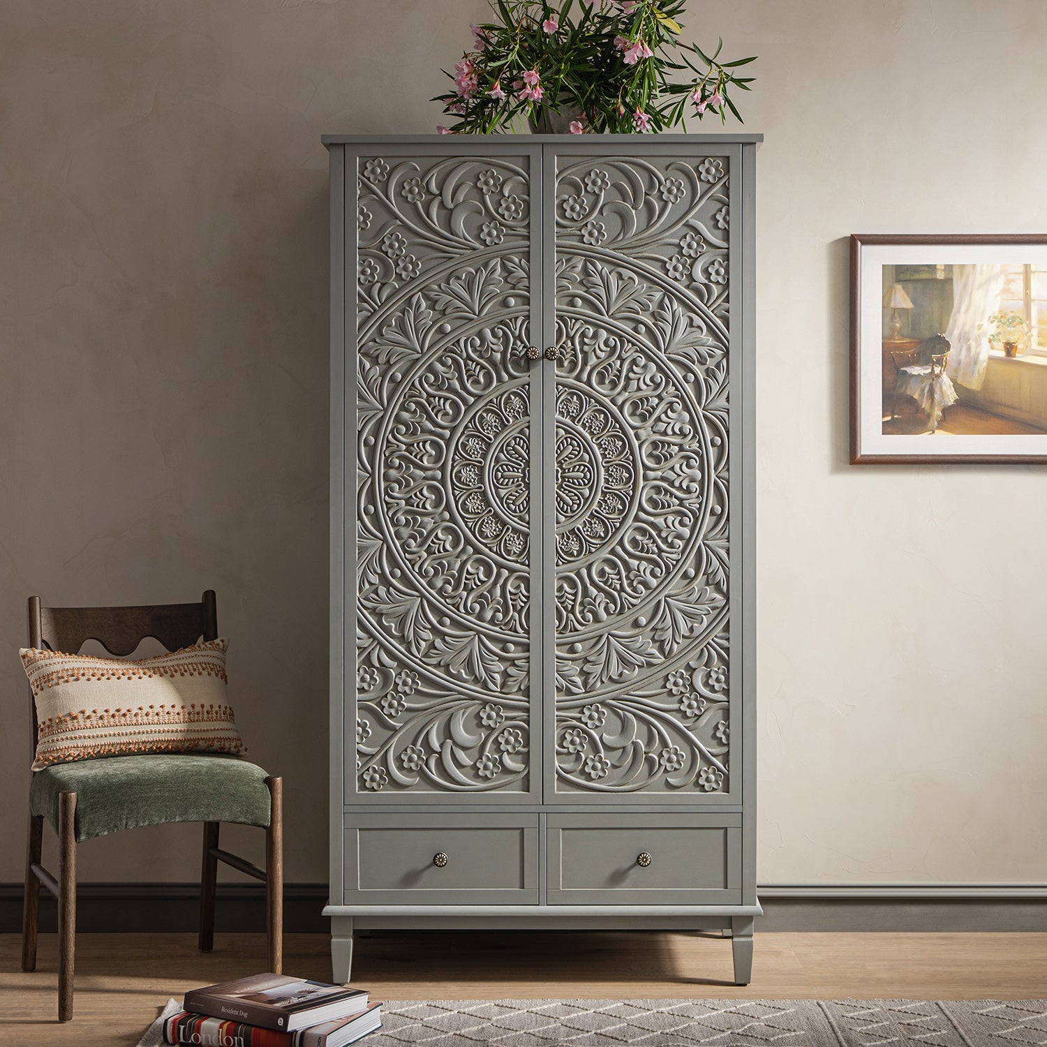 Chantilly Mid Gray Carved Double Closet