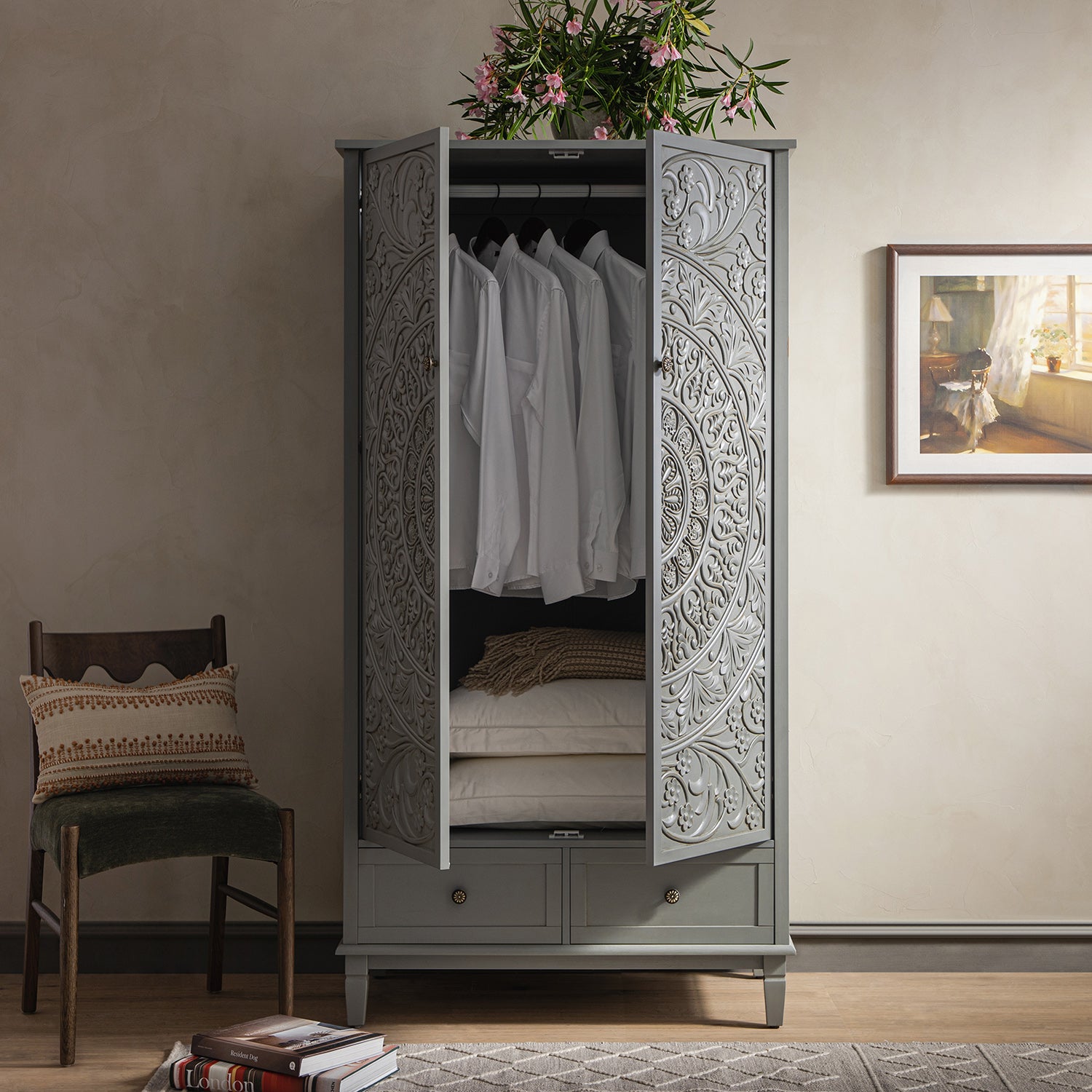 Chantilly Mid Gray Carved Double Closet