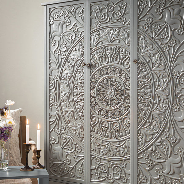 Chantilly Mid Gray Carved Triple Closet