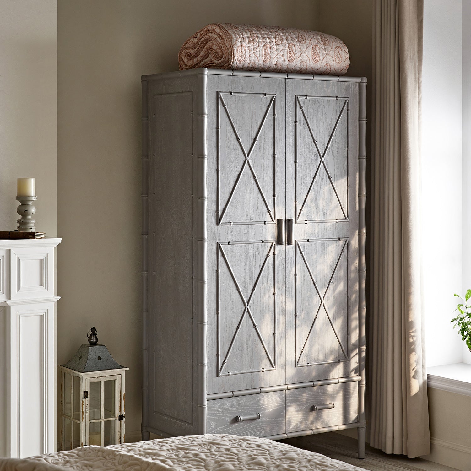 Elstowe Faux Bamboo Double Closet, Warm Gray