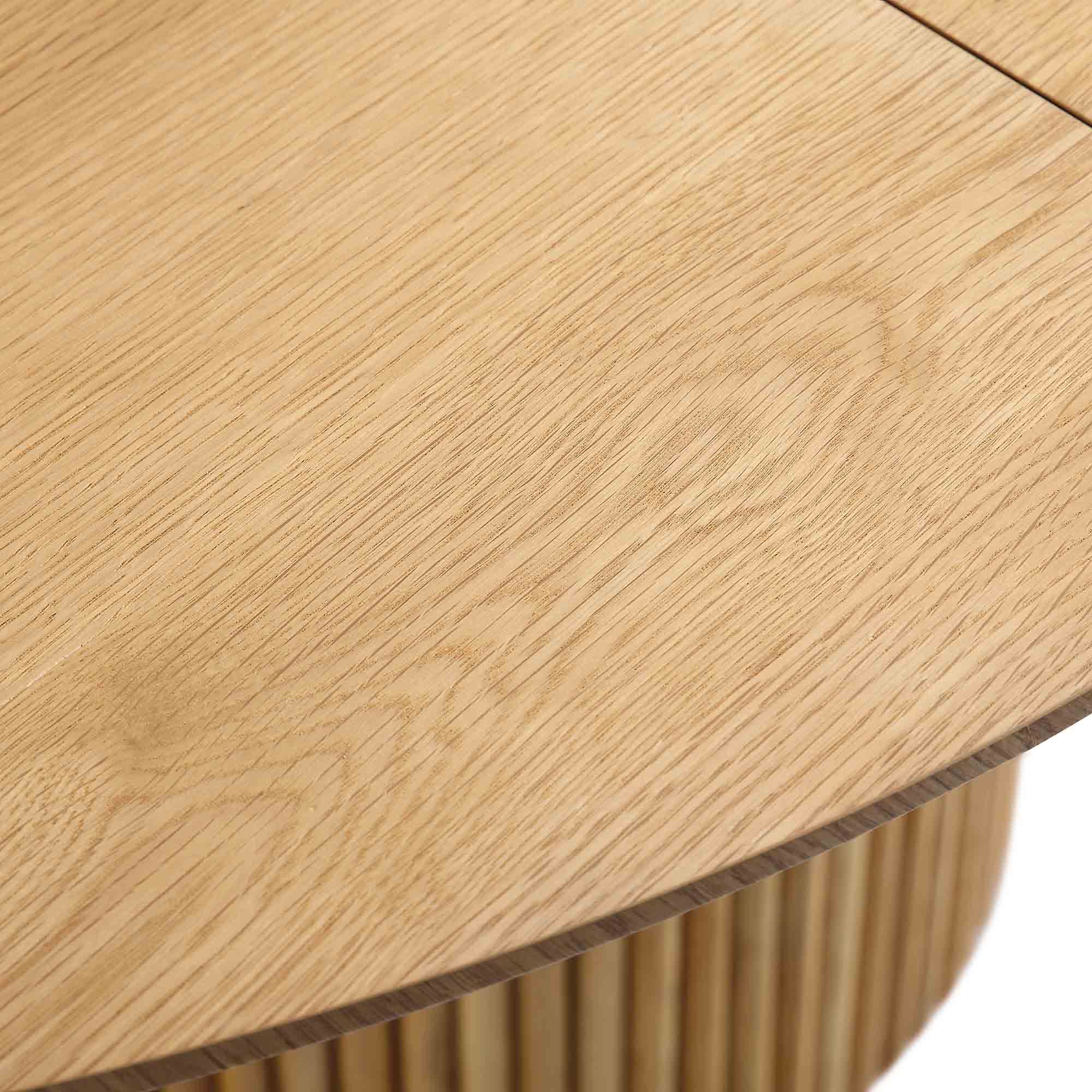 Maru Round 4-6 Seater Extending Oak Pedestal Dining Table, Oak | daals.com