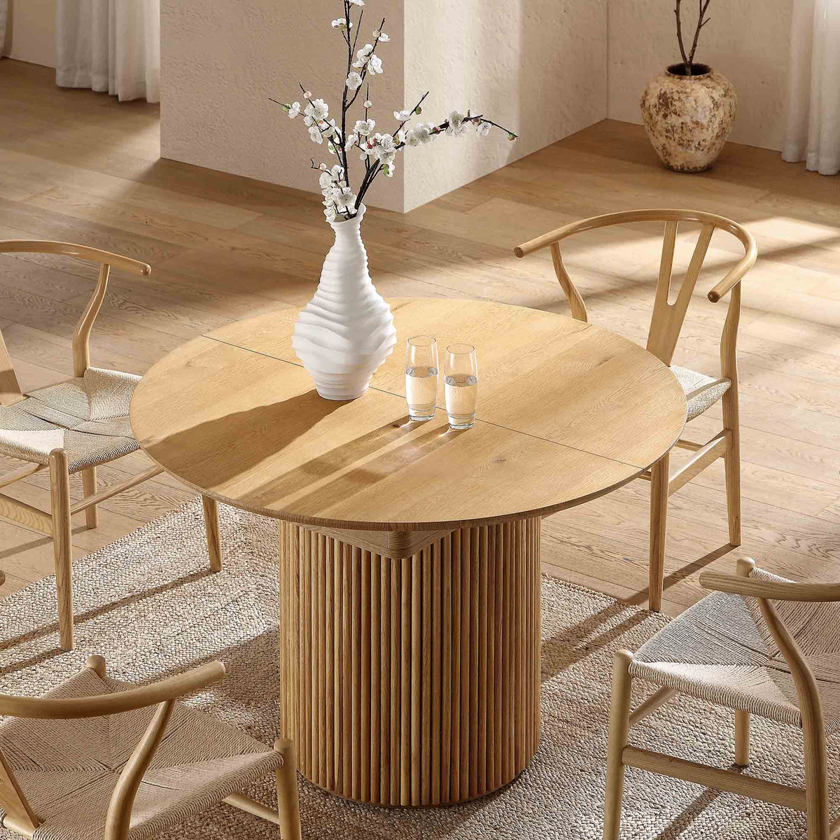 Maru Round 4-6 Seater Extending Oak Pedestal Dining Table, Oak | daals.com